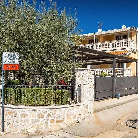 Malerisches Mit Mediterranem Garten, Babybett, Waschmaschine, Terrasse - Hundefreundlich Apartment Poreč